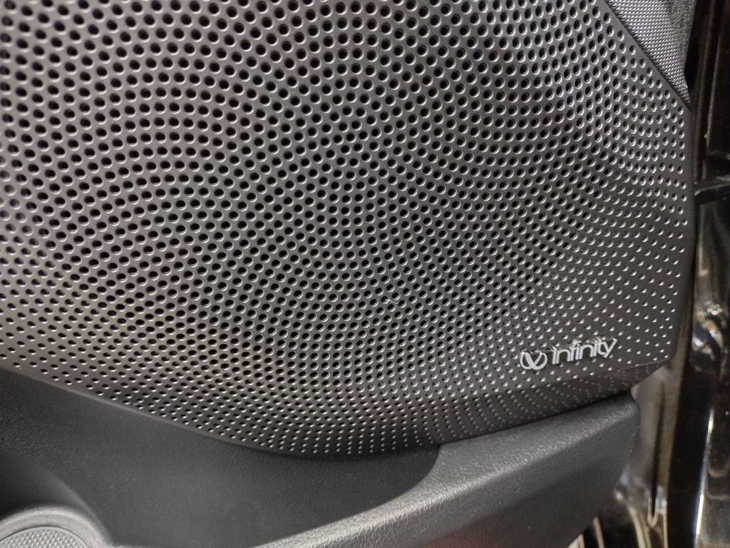 Certified 2022 Hyundai Veloster N Base image 19