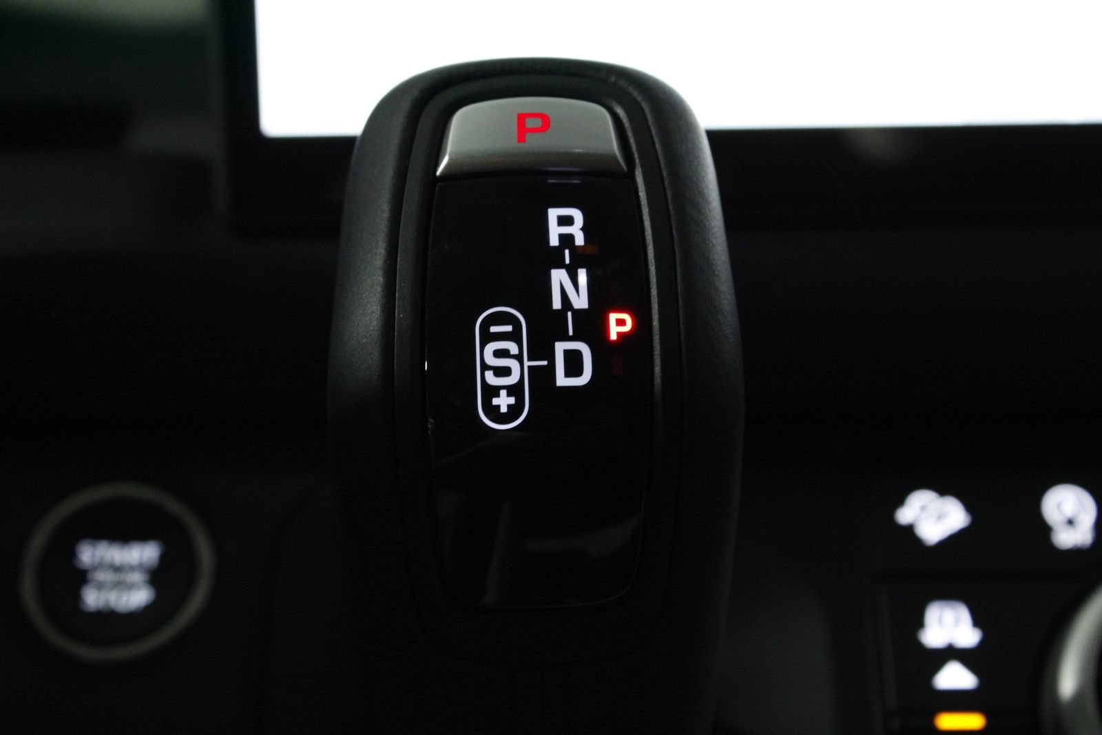 Used 2025 Land Rover Defender 110 S AWD/4WD image 27