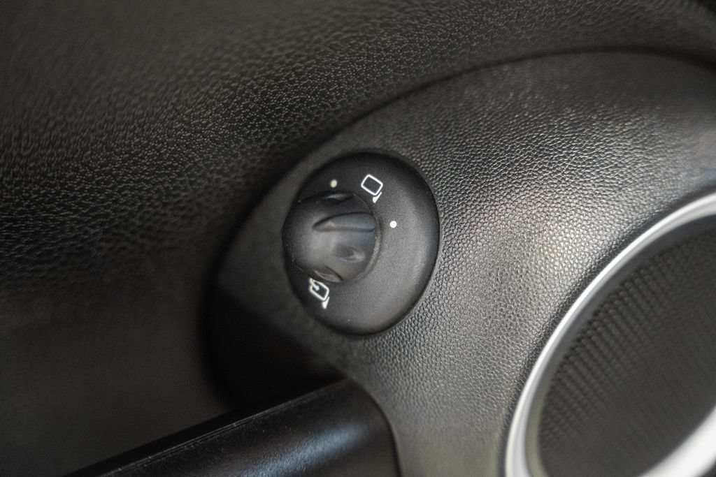 Used 2011 MINI Cooper Convertible FWD image 30