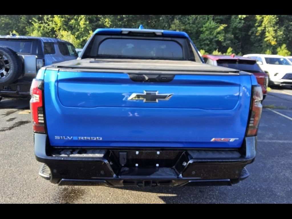 Used 2025 Chevrolet Silverado EV RST AWD/4WD image 5