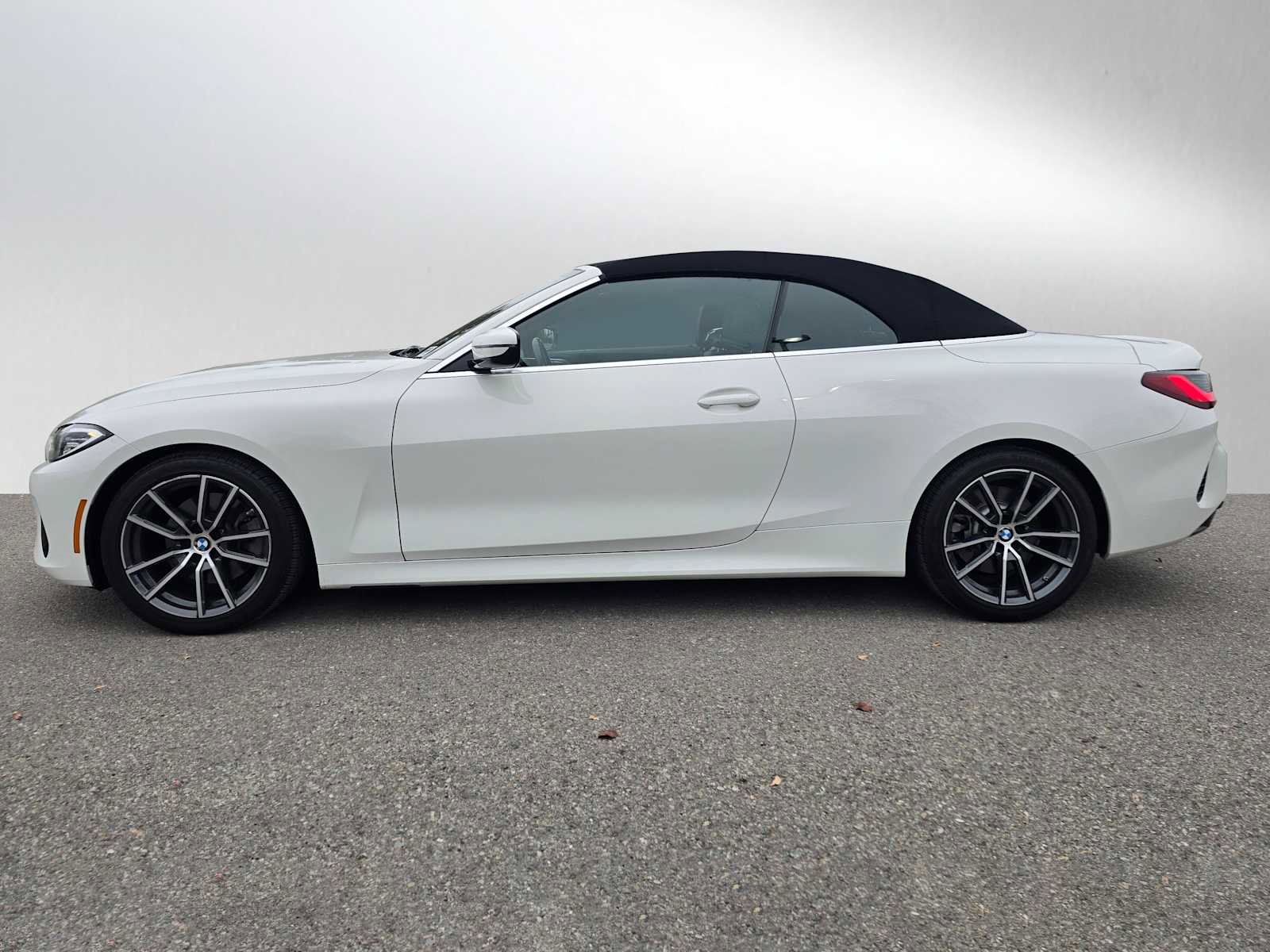 Used 2024 BMW 430i Convertible image 6