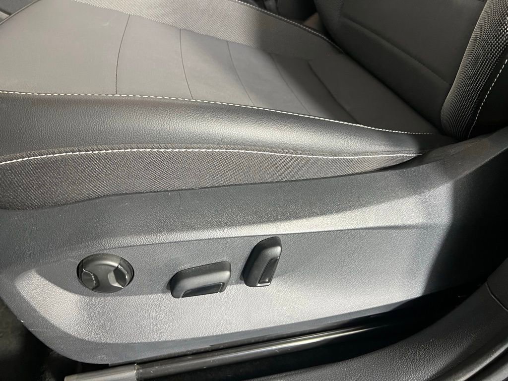 Used 2022 Volkswagen Taos SE image 23