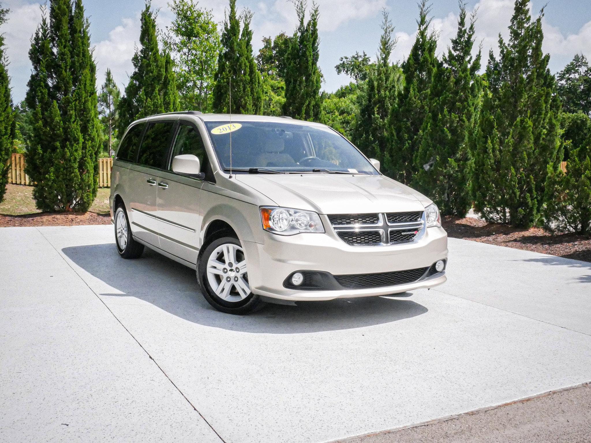 Used 2013 Dodge Grand Caravan Crew w/ Driver Convenience Group FWD video 2