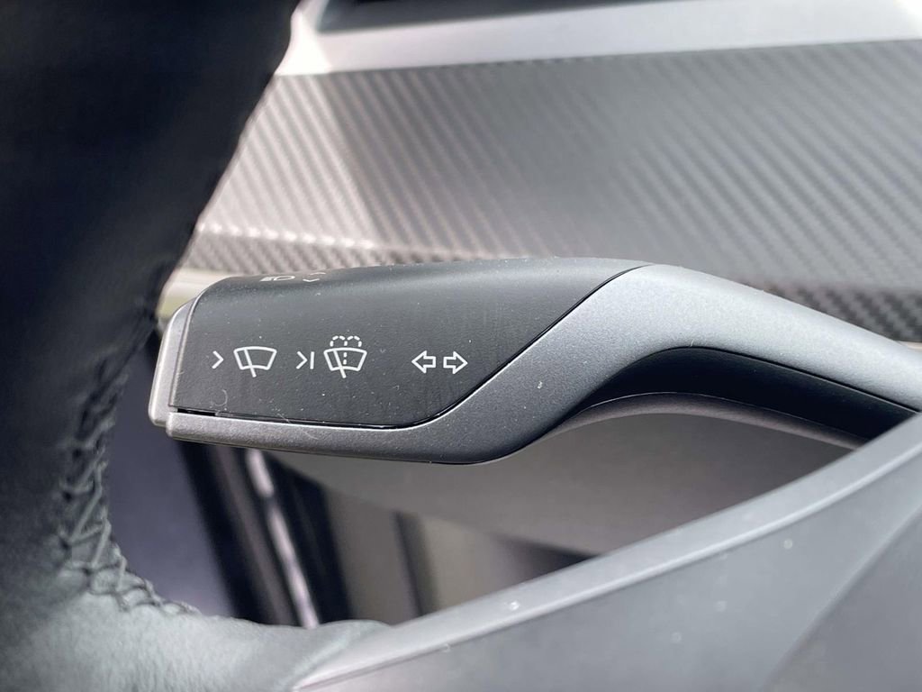 Used 2023 Tesla Model Y Long Range image 18