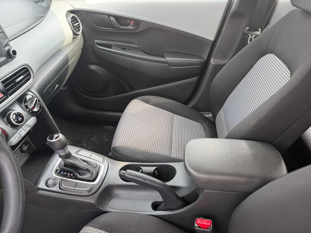Used 2021 Hyundai Kona SE FWD image 12