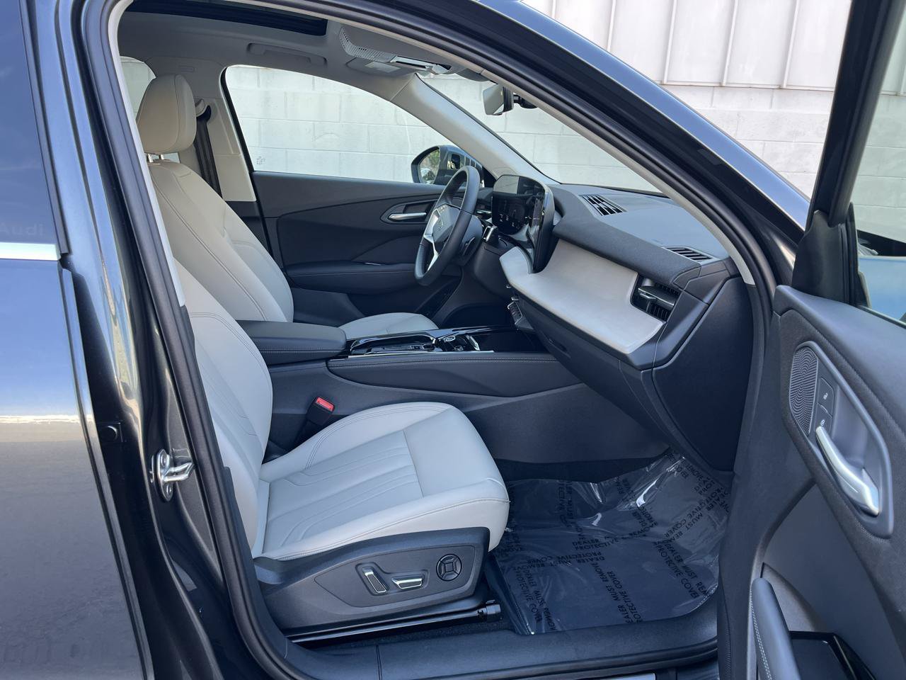 Used 2026 Audi Q3 quattro 2.0T w/ Driver Assistance Package AWD/4WD image 24