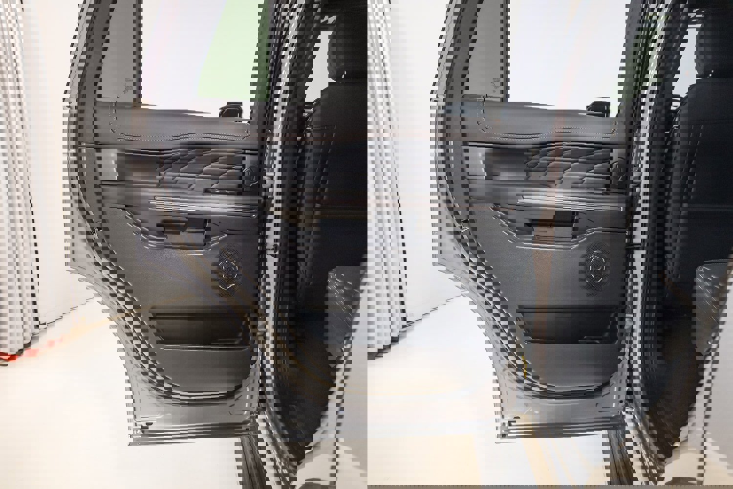 Used 2024 Ford Expedition Platinum image 20