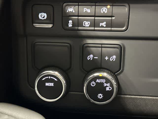 Used 2025 Chevrolet Tahoe LS RWD image 19