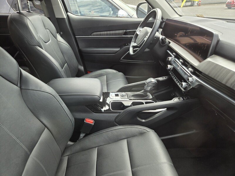 Certified 2025 Kia Telluride SX FWD image 3