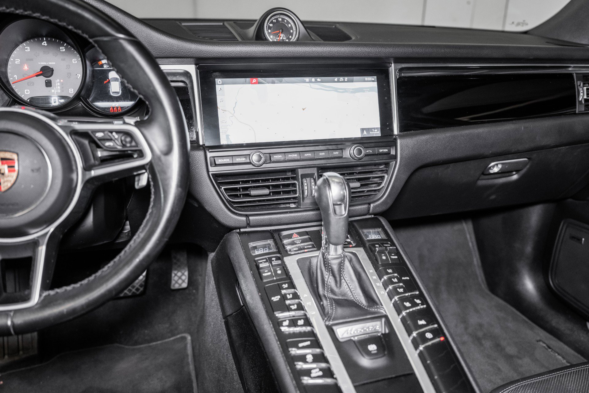 Used 2021 Porsche Macan S image 32