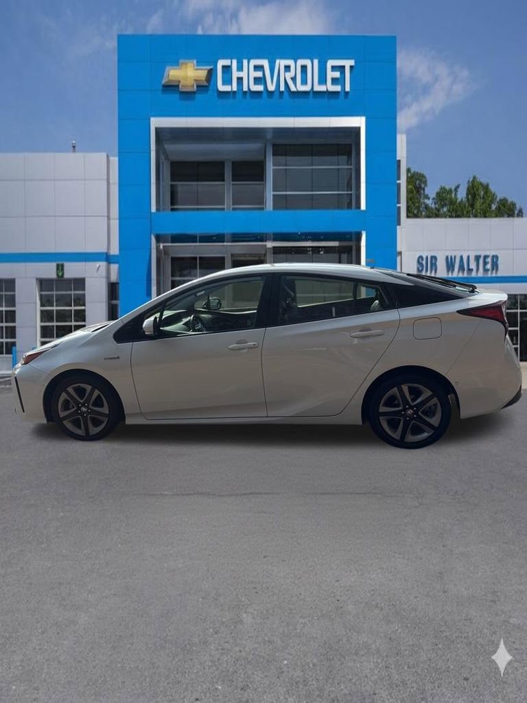 Used 2019 Toyota Prius XLE image 2