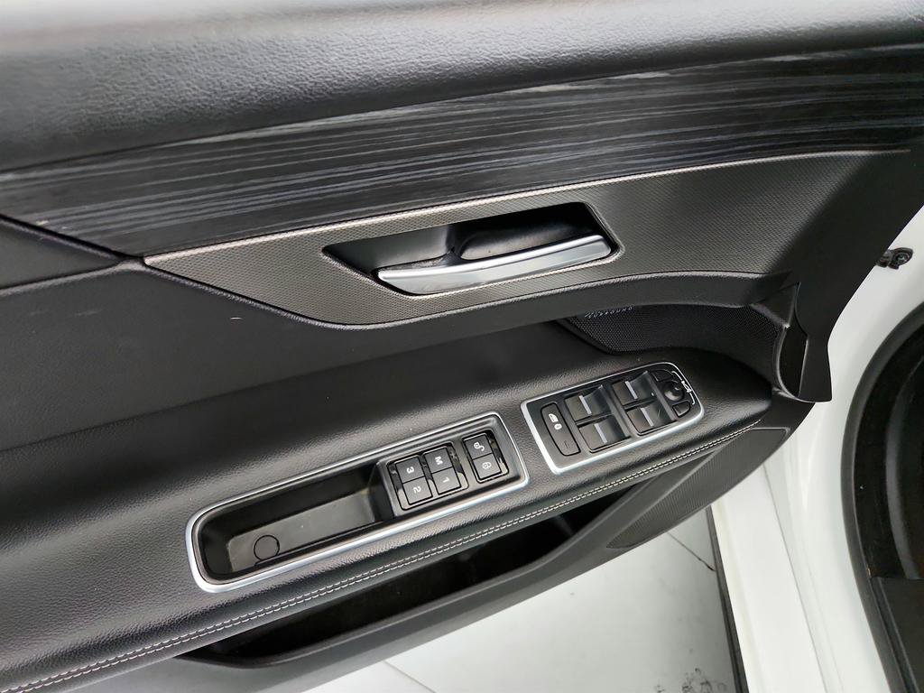 Used 2018 Jaguar XF S AWD/4WD image 22