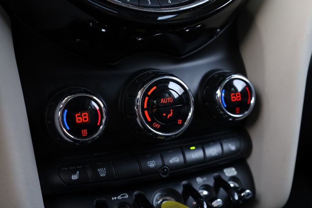 Used 2020 MINI Cooper SE w/ 6.5" Touchscreen Package image 16