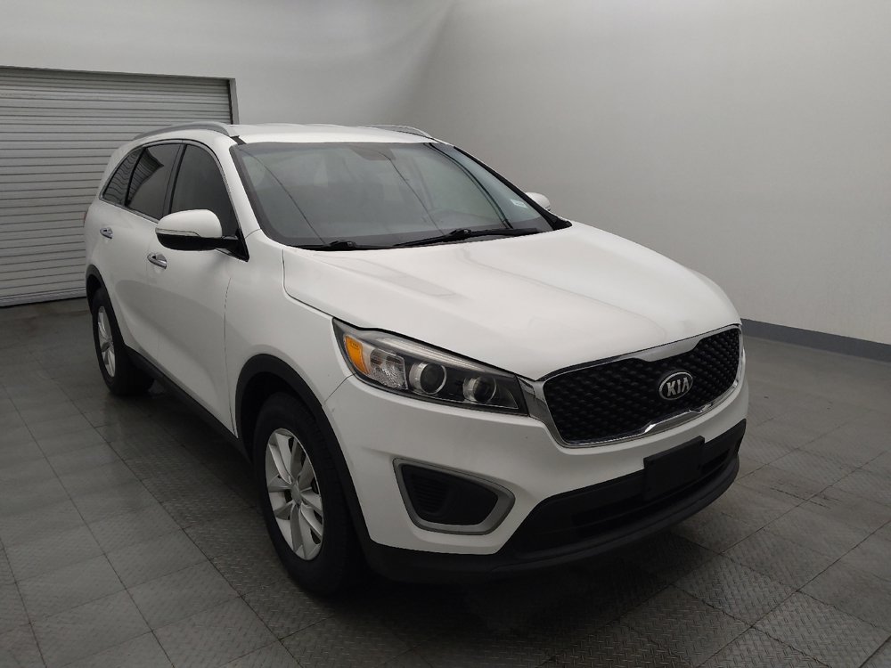 Used 2017 Kia Sorento LX w/ LX Convenience Package image 13