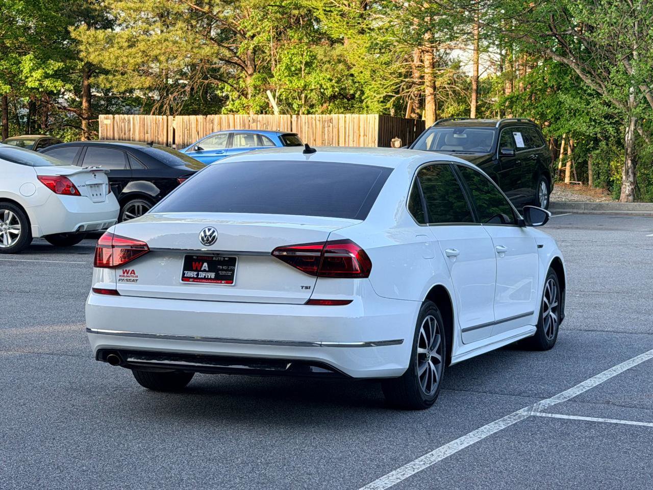 Used 2017 Volkswagen Passat 1.8T R-Line FWD image 4