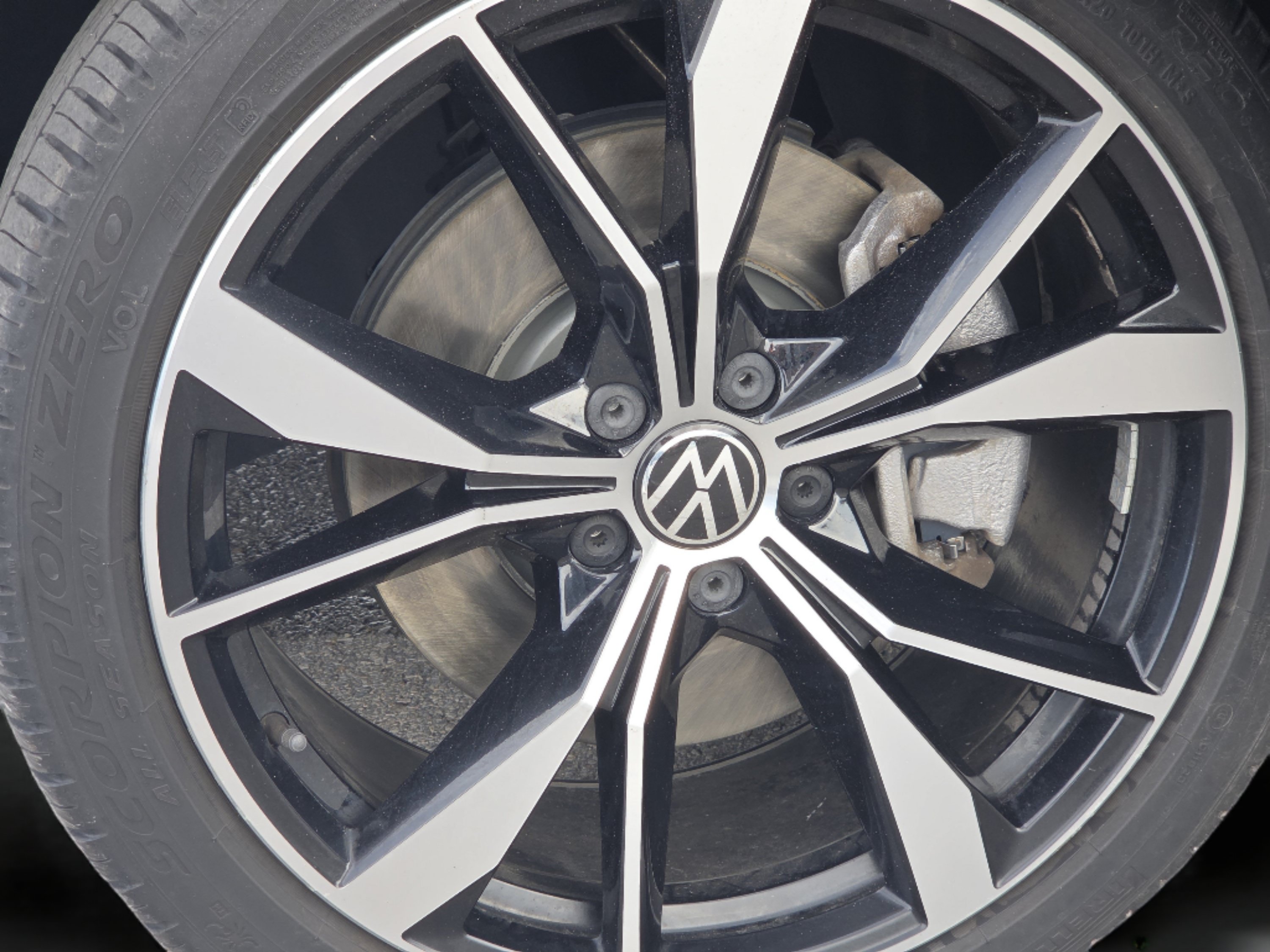 Used 2022 Volkswagen Tiguan SEL R-Line AWD/4WD image 19