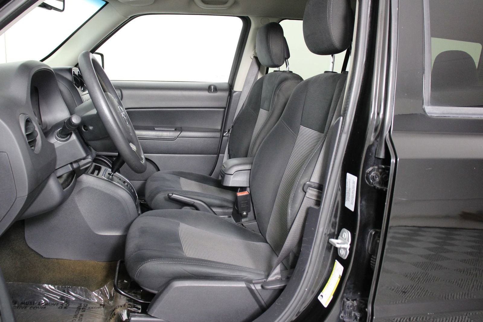 Used 2016 Jeep Patriot Sport w/ Power Value Group FWD image 28