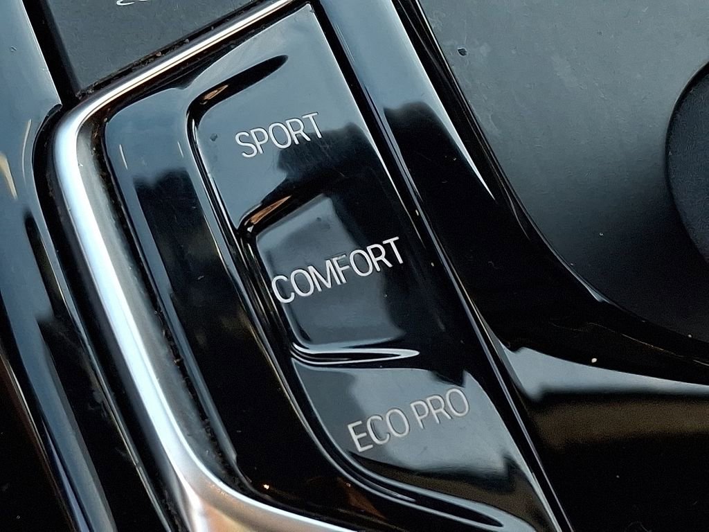 Used 2018 BMW 640i Gran Turismo xDrive image 25