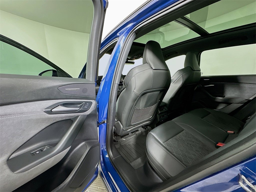 Used 2025 Audi SQ6 e-tron Premium Plus w/ Premium Plus image 13