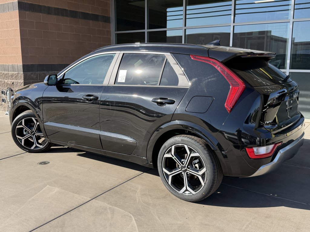 Used 2024 Kia Niro EX Touring image 5