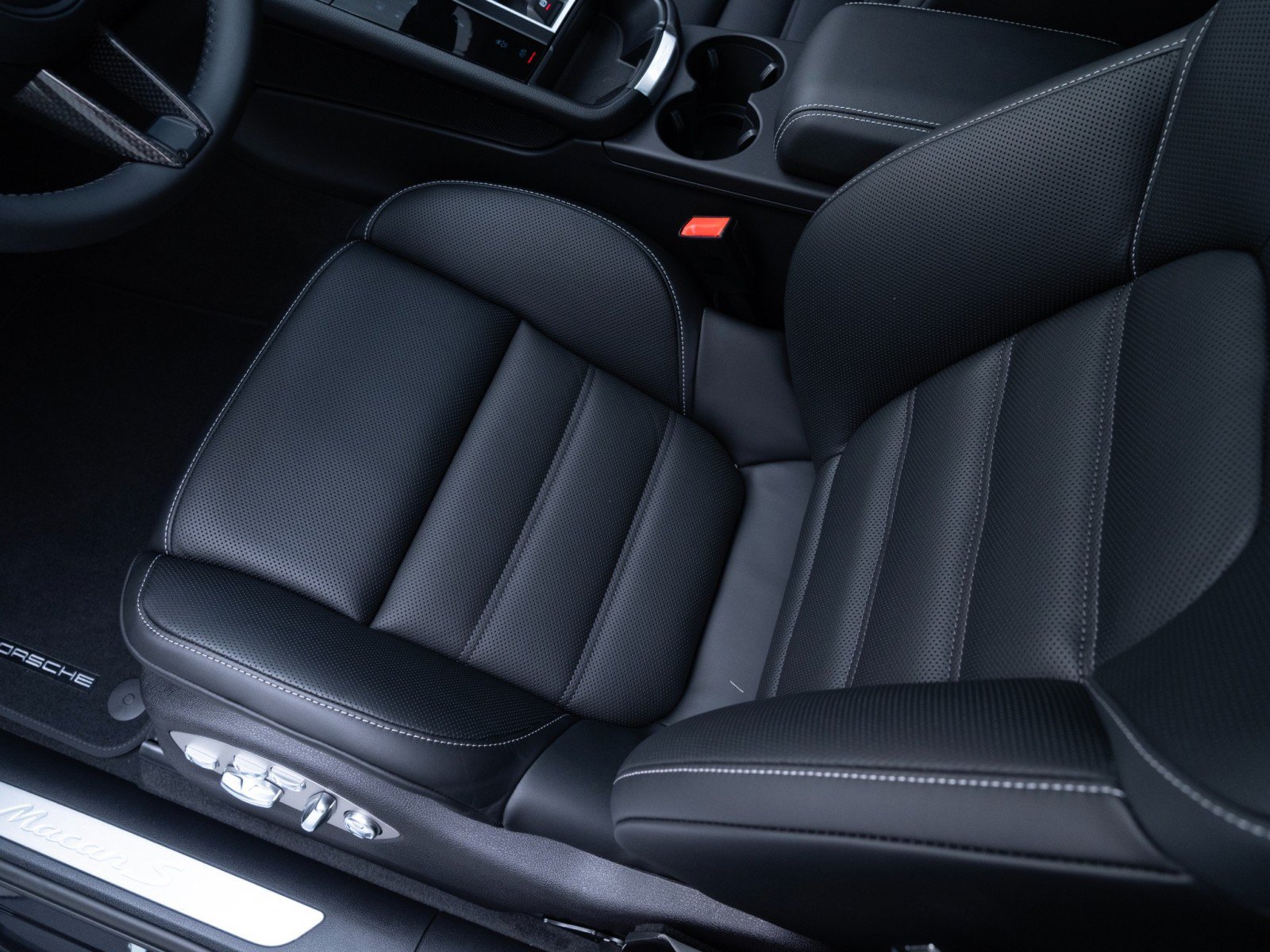 New 2026 Porsche Macan S AWD/4WD image 17