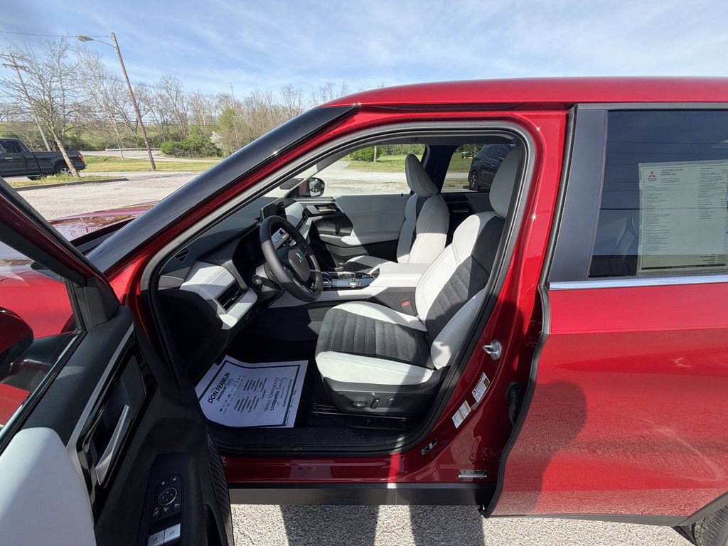 New 2026 Mitsubishi Outlander SE AWD/4WD image 11