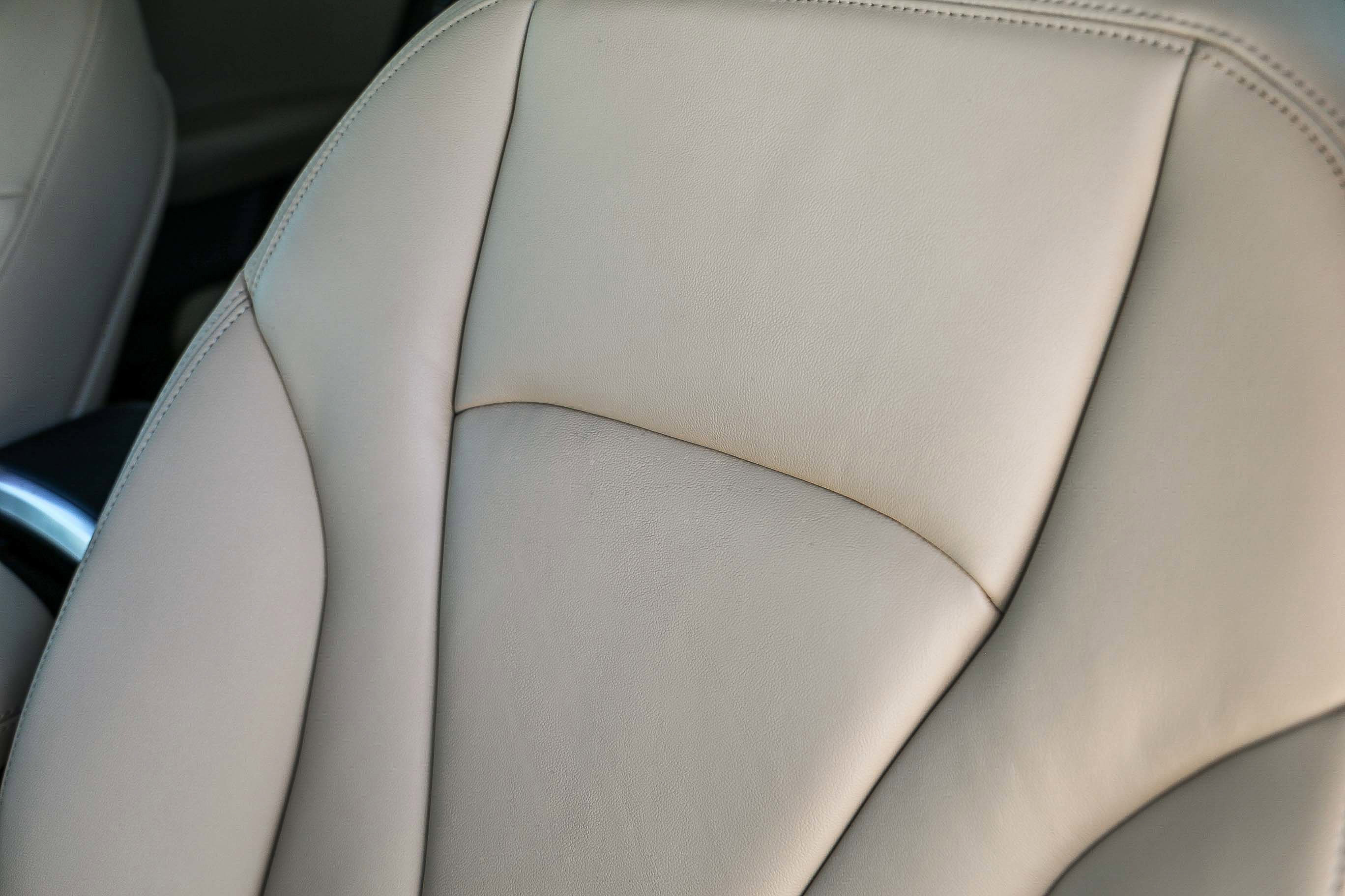 Used 2023 Audi Q8 Premium image 27