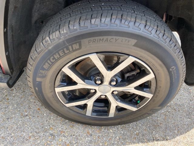 Used 2025 Jeep Grand Cherokee L Limited AWD/4WD image 8