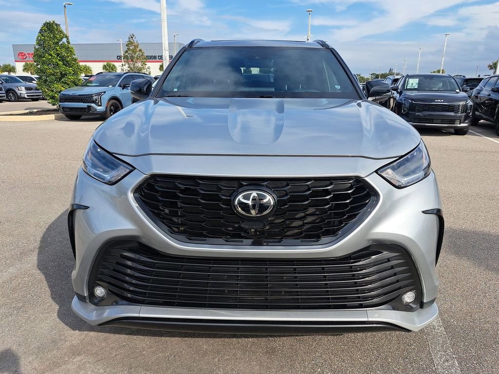 Used 2023 Toyota Highlander XSE image 9