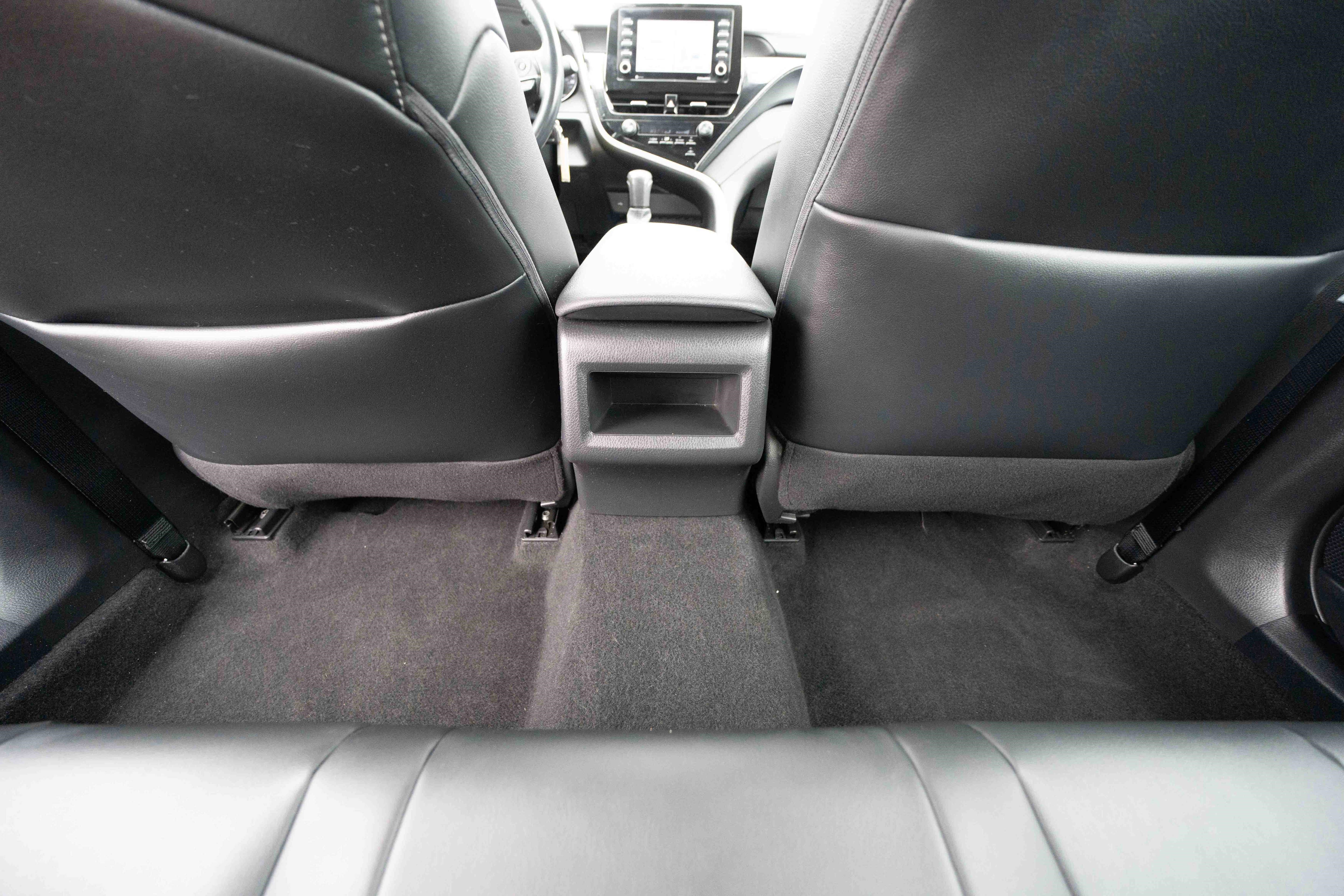 Used 2021 Toyota Camry SE w/ Cold Weather Package image 22