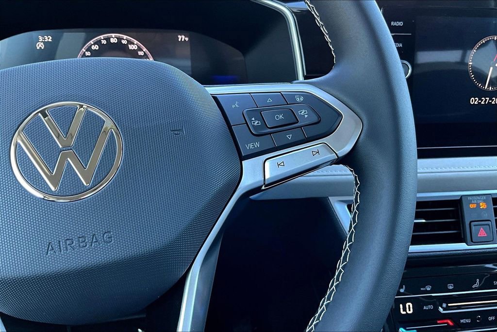 New 2026 Volkswagen Taos SE image 10