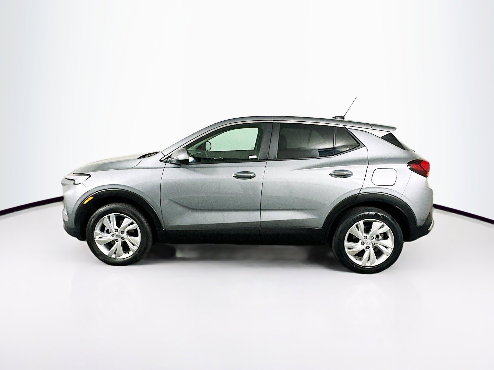 Used 2025 Buick Encore GX Preferred AWD/4WD image 4