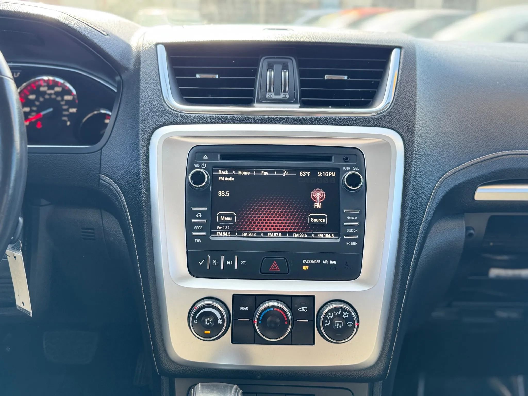 Used 2016 GMC Acadia SLE image 23