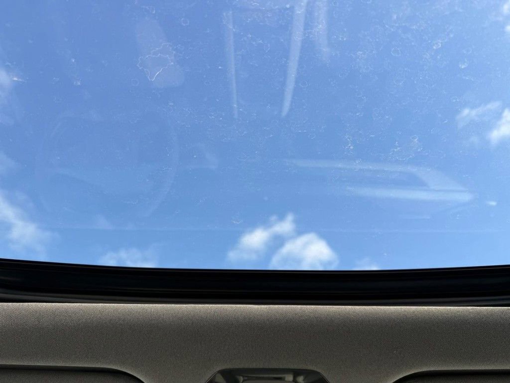 Used 2024 Kia EV9 Land image 16