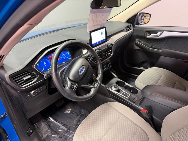 Used 2020 Ford Escape SE Sport image 17