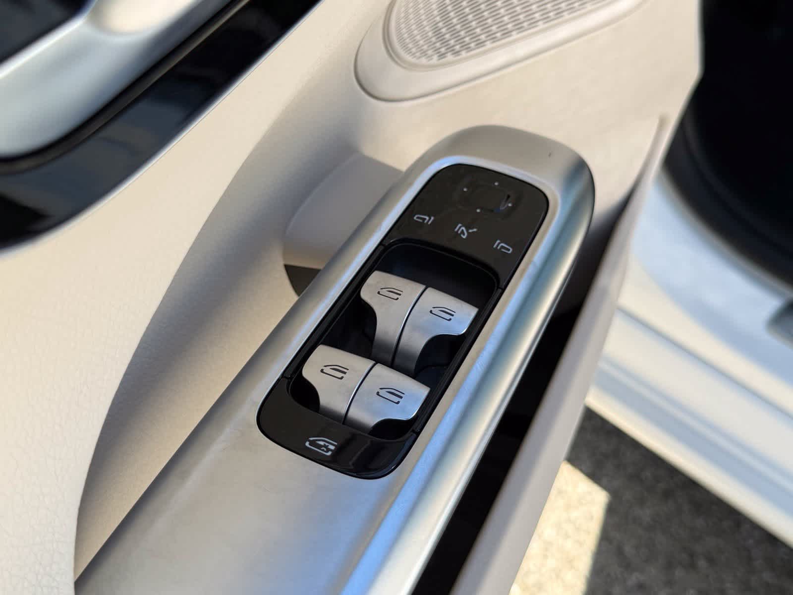 Used 2024 Mercedes-Benz C 300 Sedan image 24