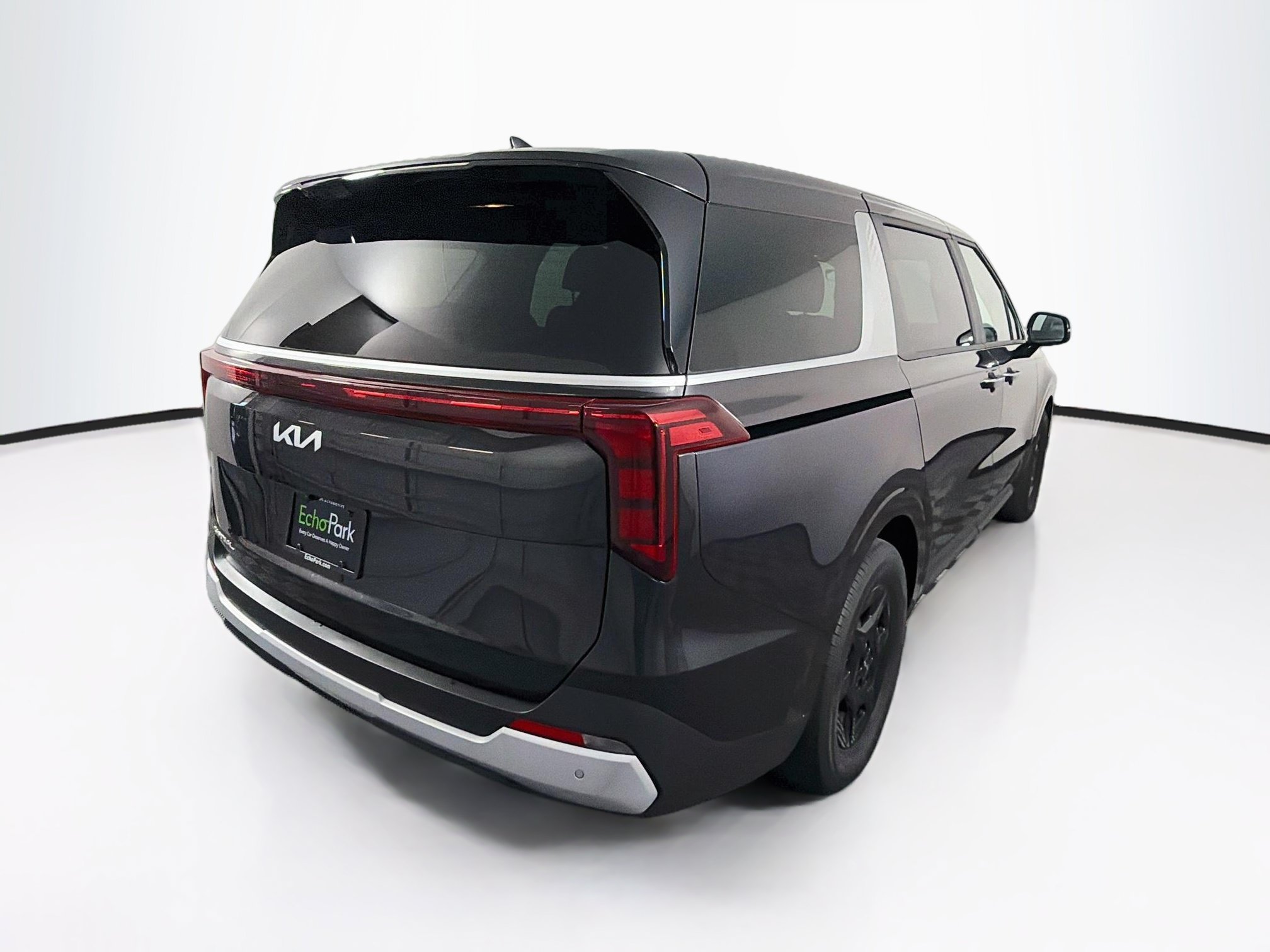 Used 2026 Kia Carnival FWD image 9