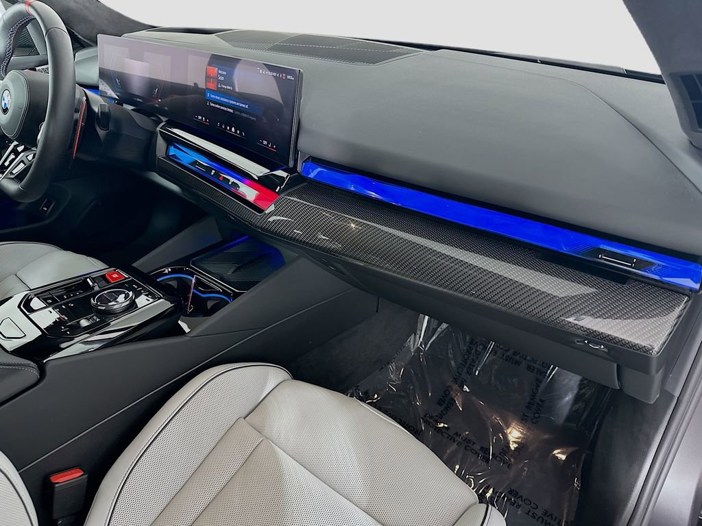 Used 2025 BMW M5 w/ Carbon Package image 29