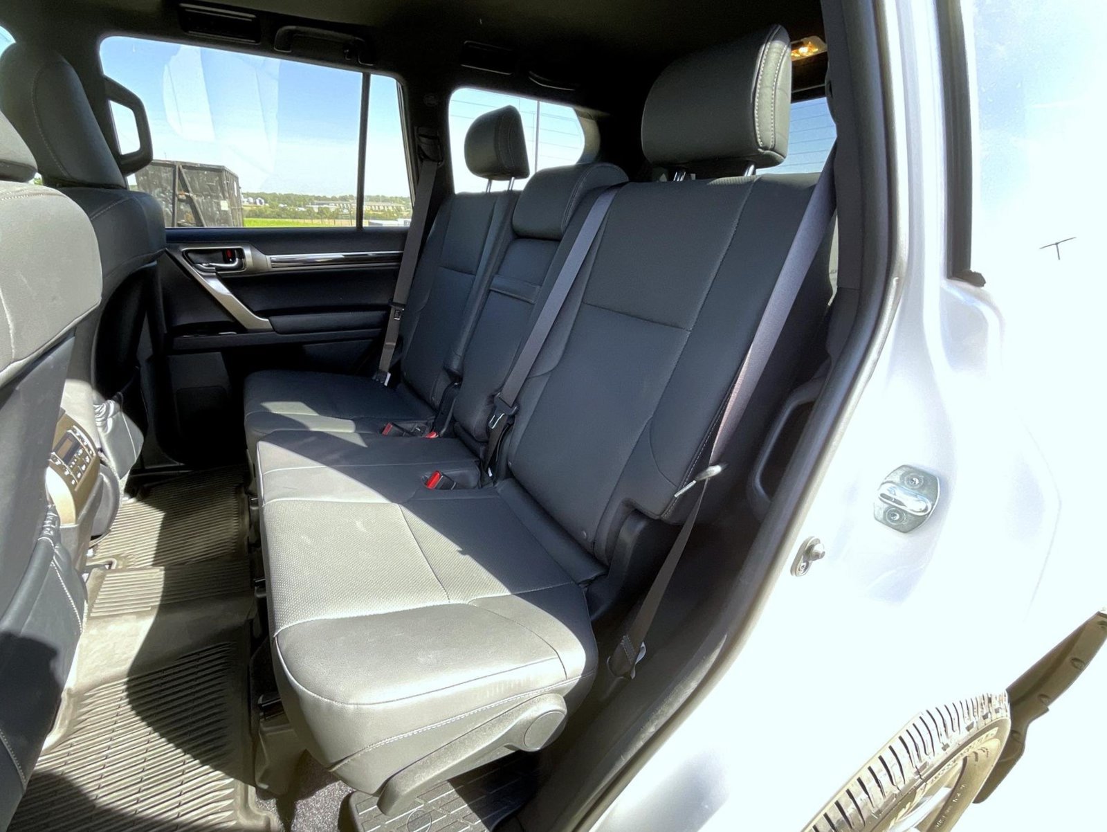 Used 2021 Lexus GX 460 Premium w/ Premium Package AWD/4WD image 22