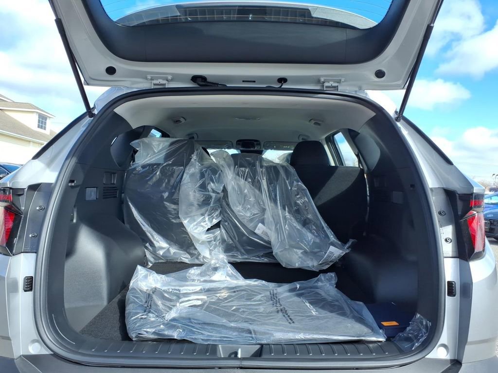 New 2026 Hyundai Tucson SE image 10