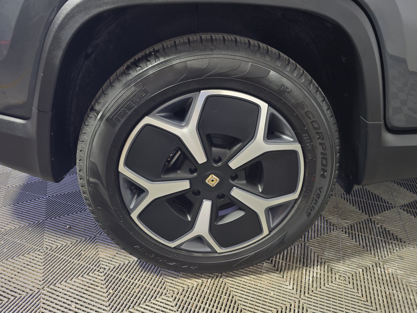 Used 2023 Rivian R1T Adventure AWD/4WD image 12