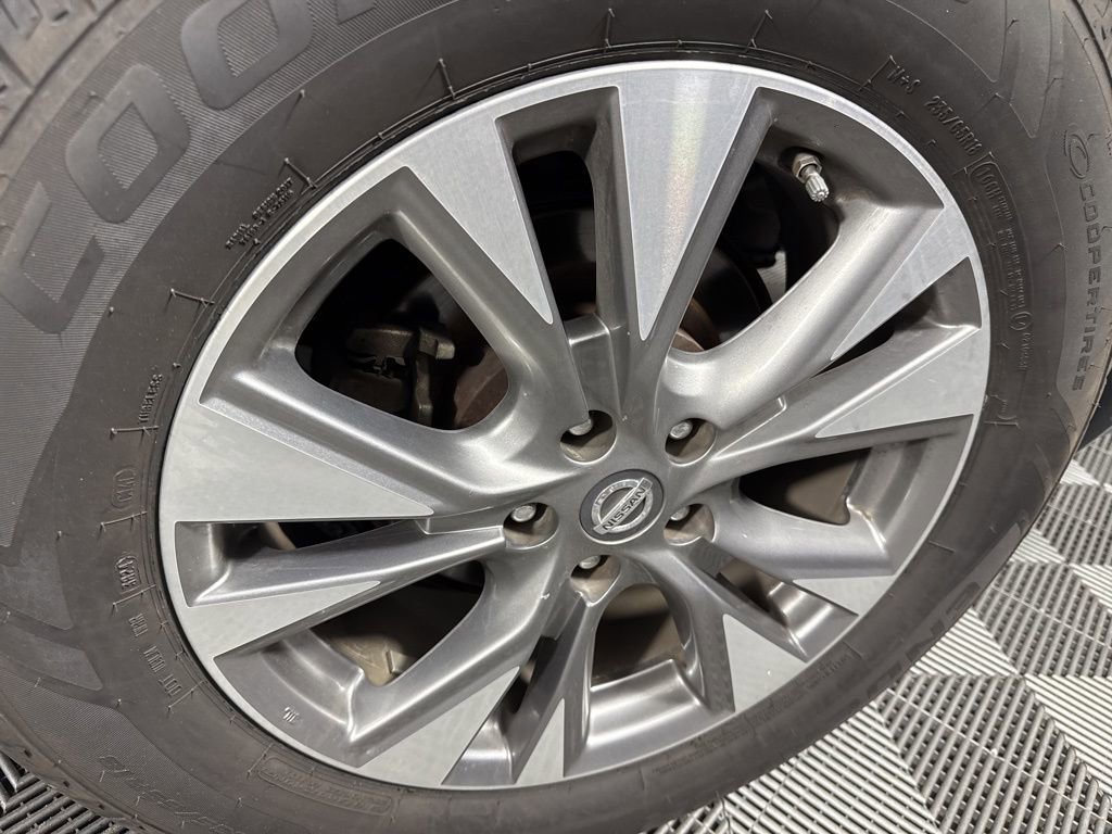 Used 2018 Nissan Murano SV image 11