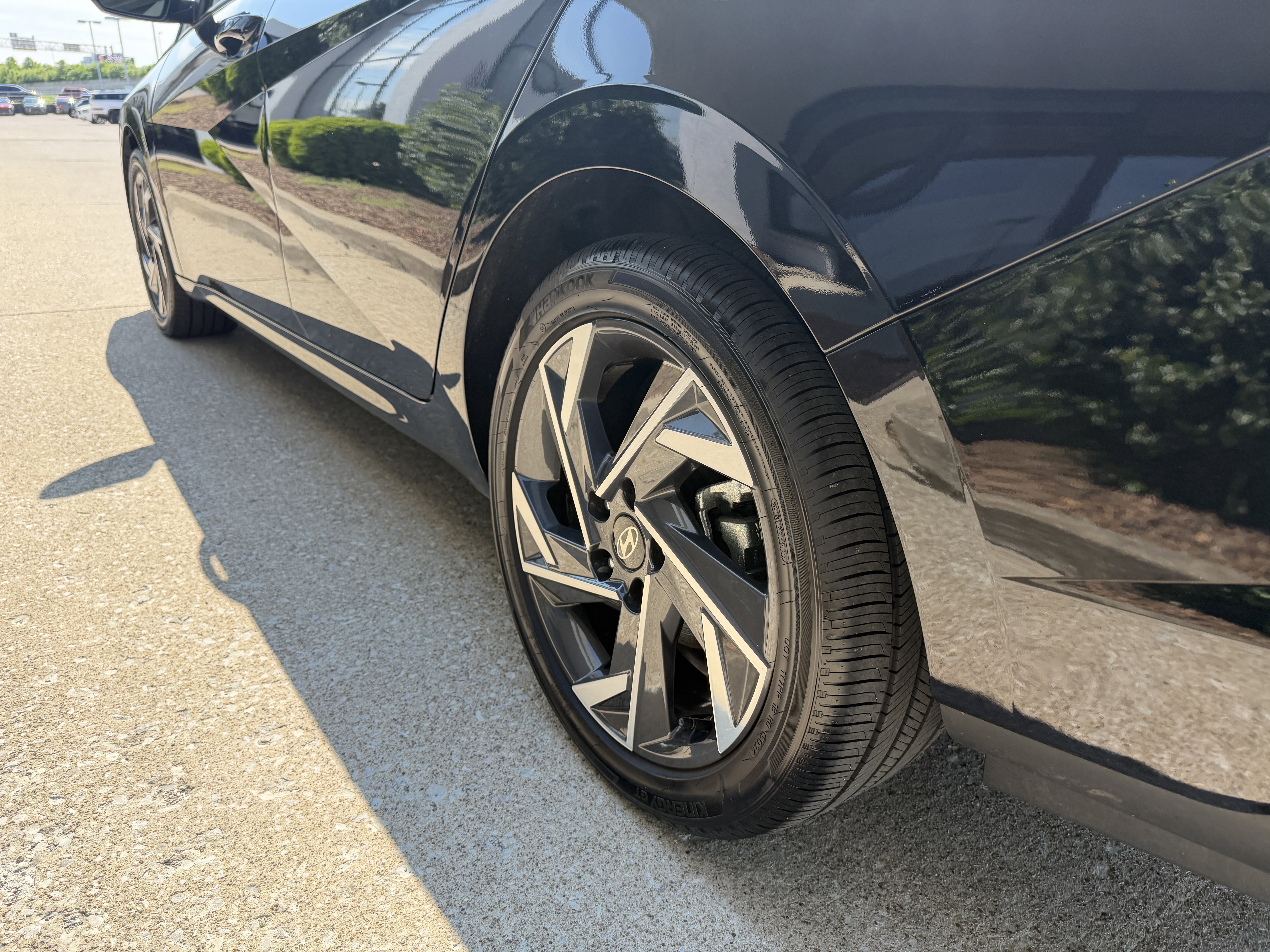 Certified 2025 Hyundai Elantra SEL image 9