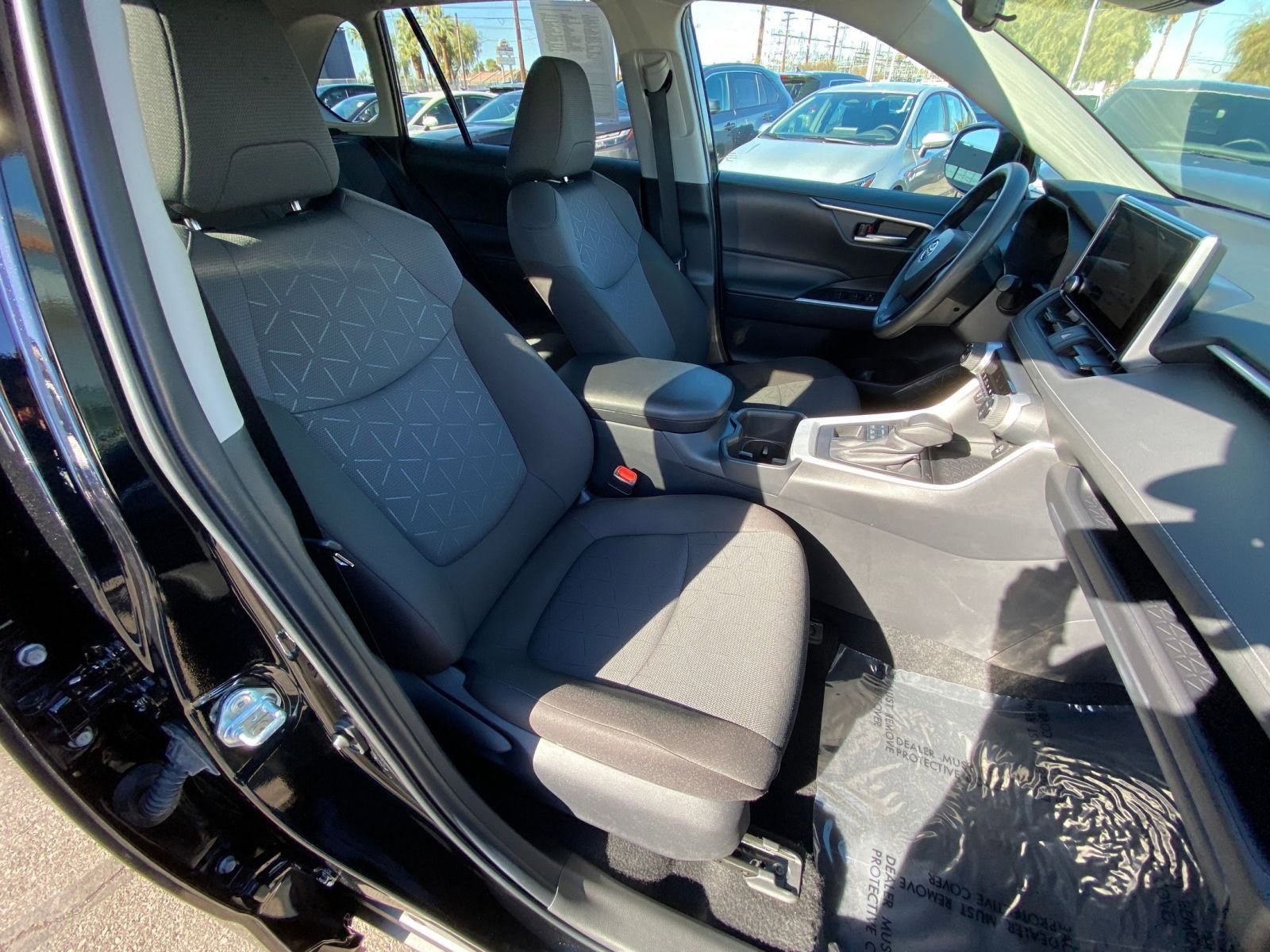 Used 2025 Toyota RAV4 XLE image 27