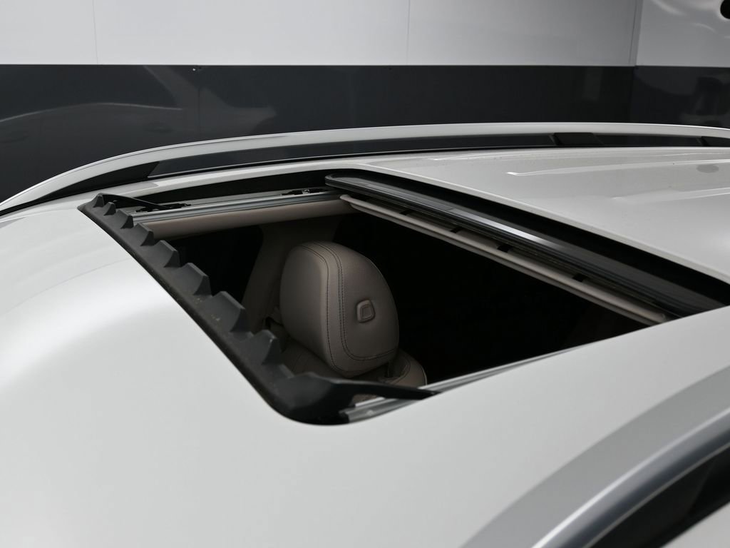 Used 2022 Mercedes-Benz GLE 350 w/ Premium Package image 9