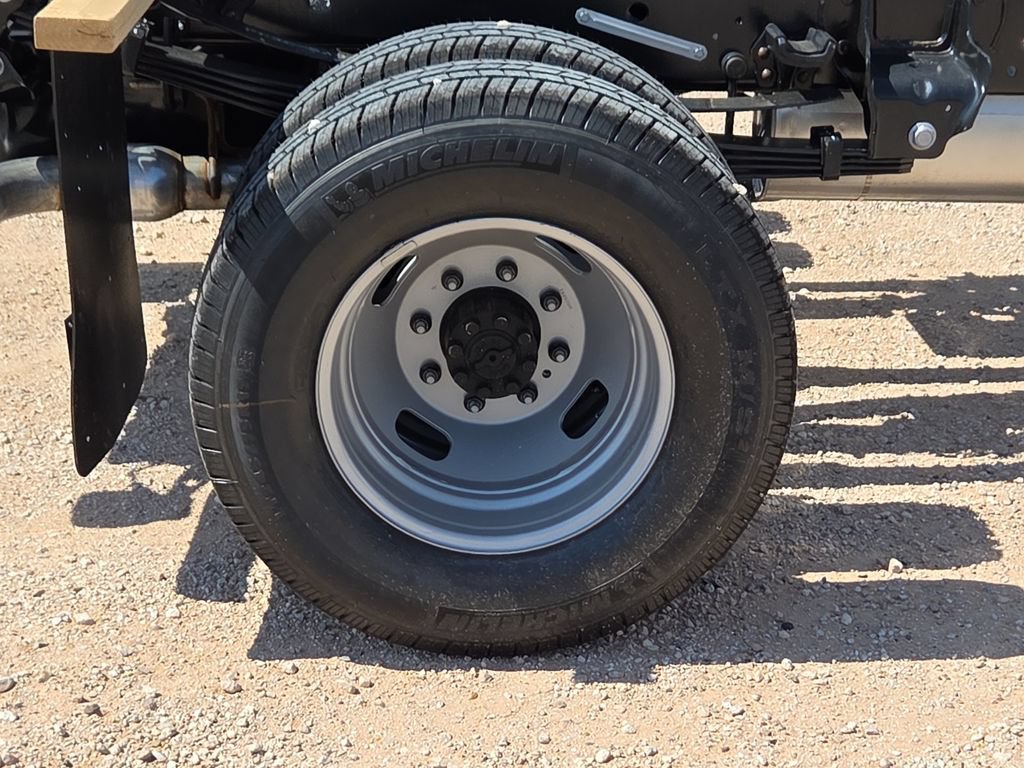 New 2026 Ford F350 XL w/ XL Chrome Package AWD/4WD image 13