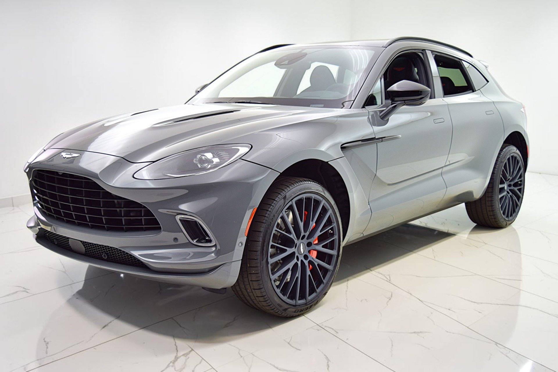 Used 2023 Aston Martin DBX AWD/4WD image 2