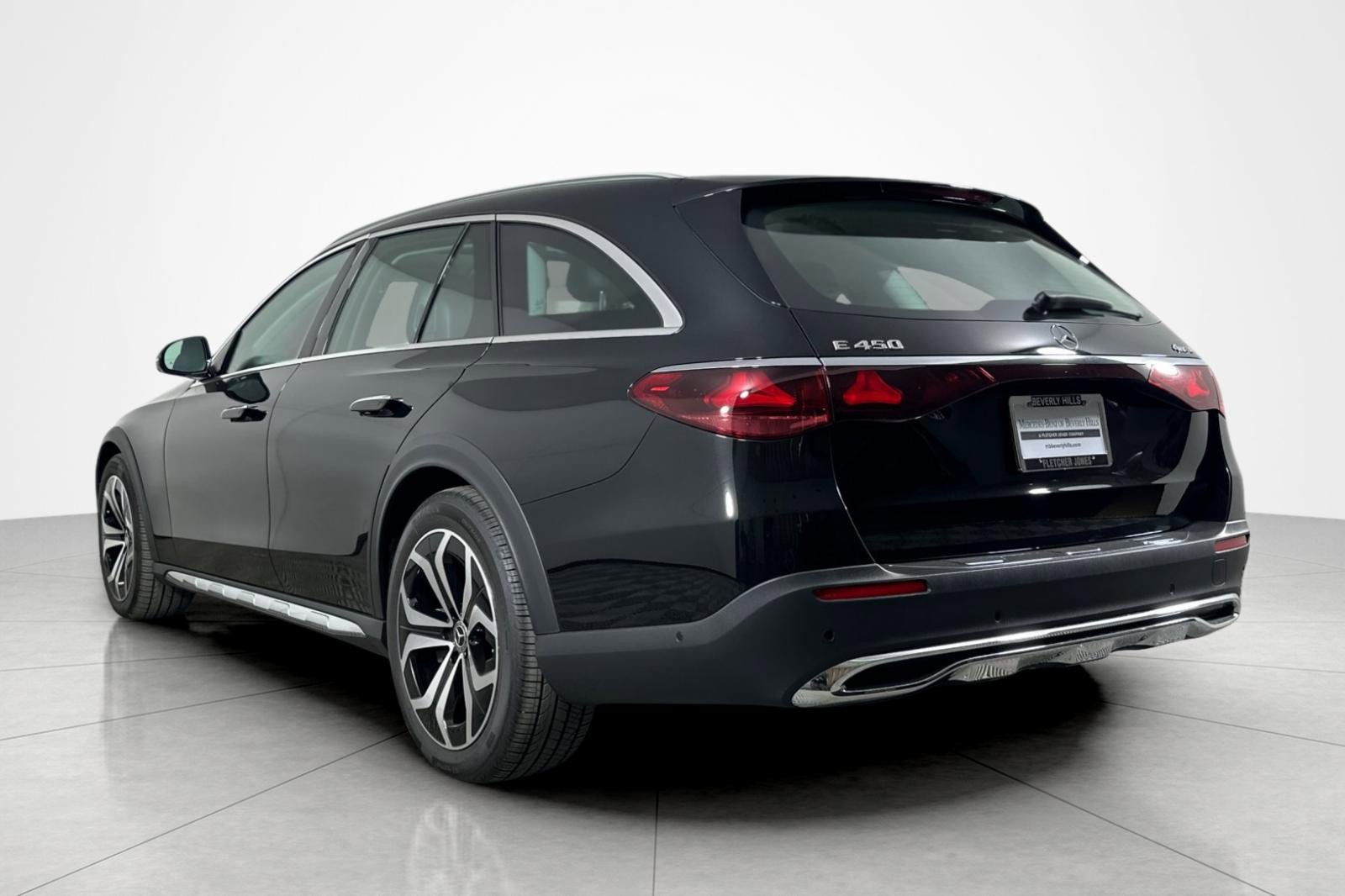 Used 2025 Mercedes-Benz E 450 4MATIC All-Terrain Wagon image 3