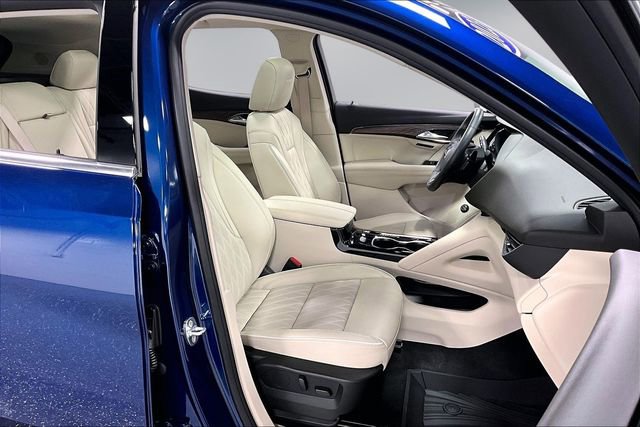Used 2023 Buick Envision Avenir AWD/4WD image 28