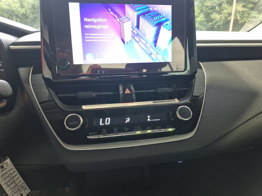 Used 2025 Toyota Corolla LE FWD image 8
